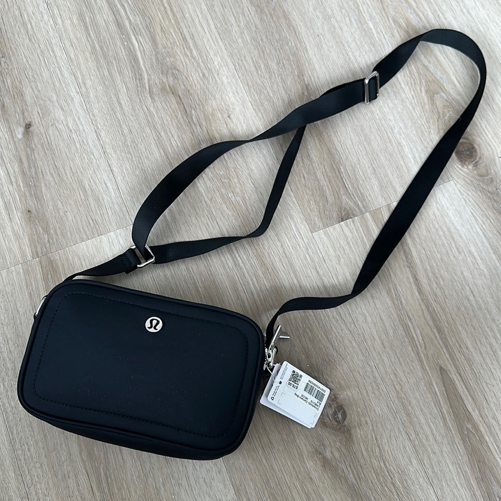Lululemon crossbody camera bag